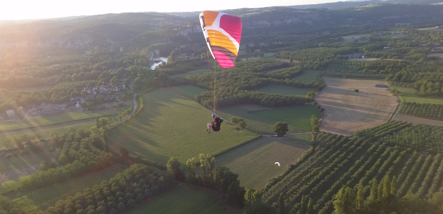 Parapente Lot Douelle Vallée Dordogne Martel Brive Souillac Gramat Floirac Rocamadour Padirac Vayrac Saint-Céré Montvalent tourisme activité sport